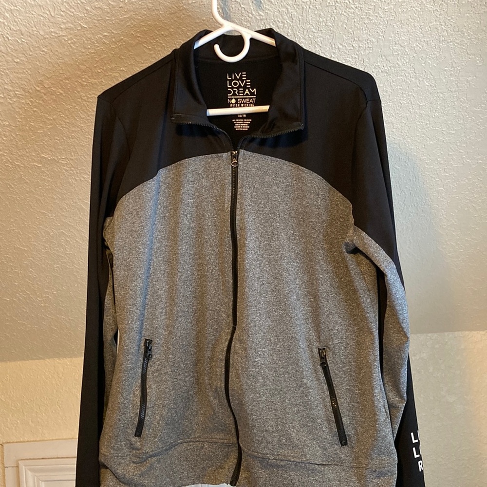 Live Love Dream women’s running jacket